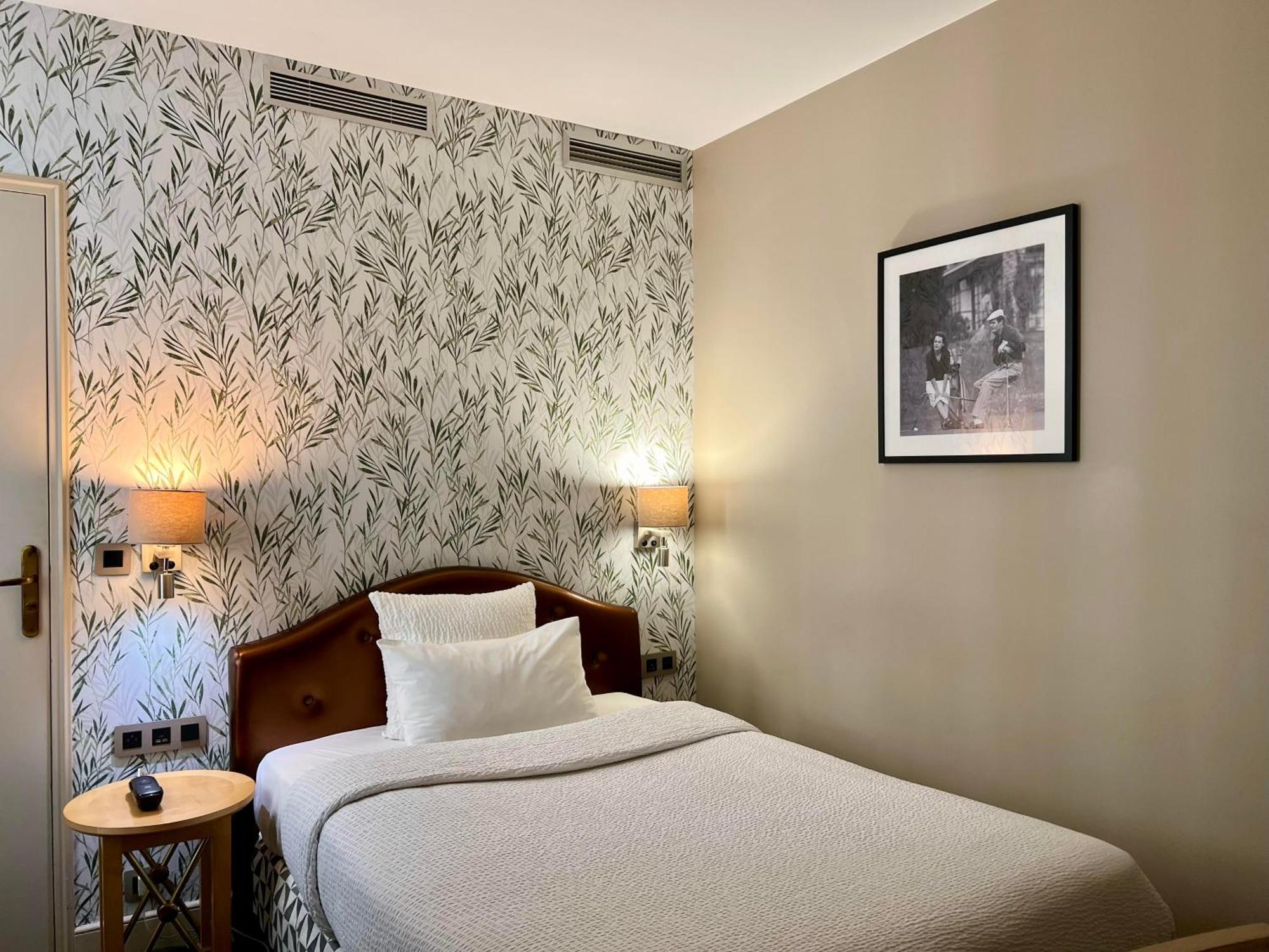 Hotel Central Saint Germain Париж Стая снимка